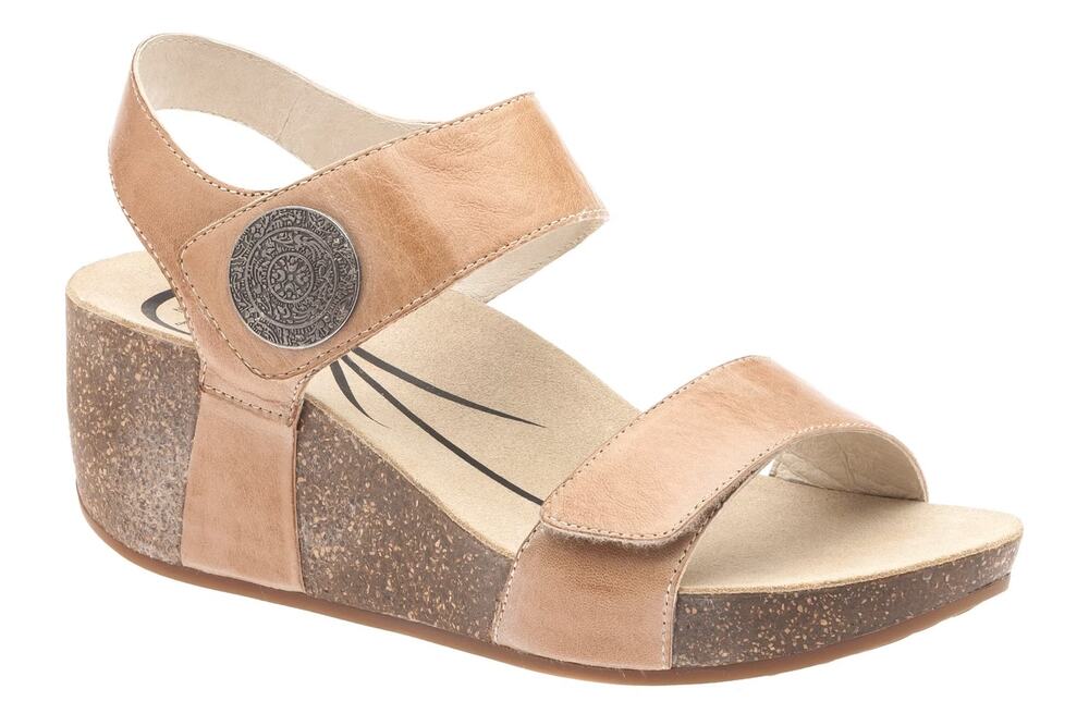 ABEO Una Neutral Wedge Sandals in Brown 7.5N